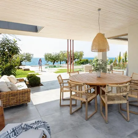 Villa Luria Homes *