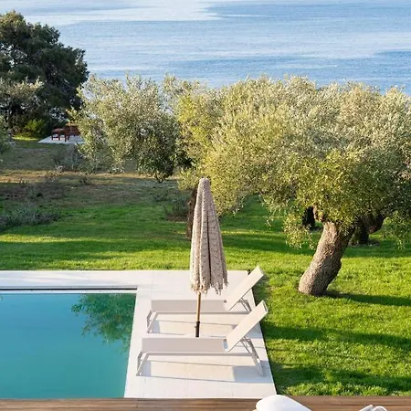 Villa Luria Homes *